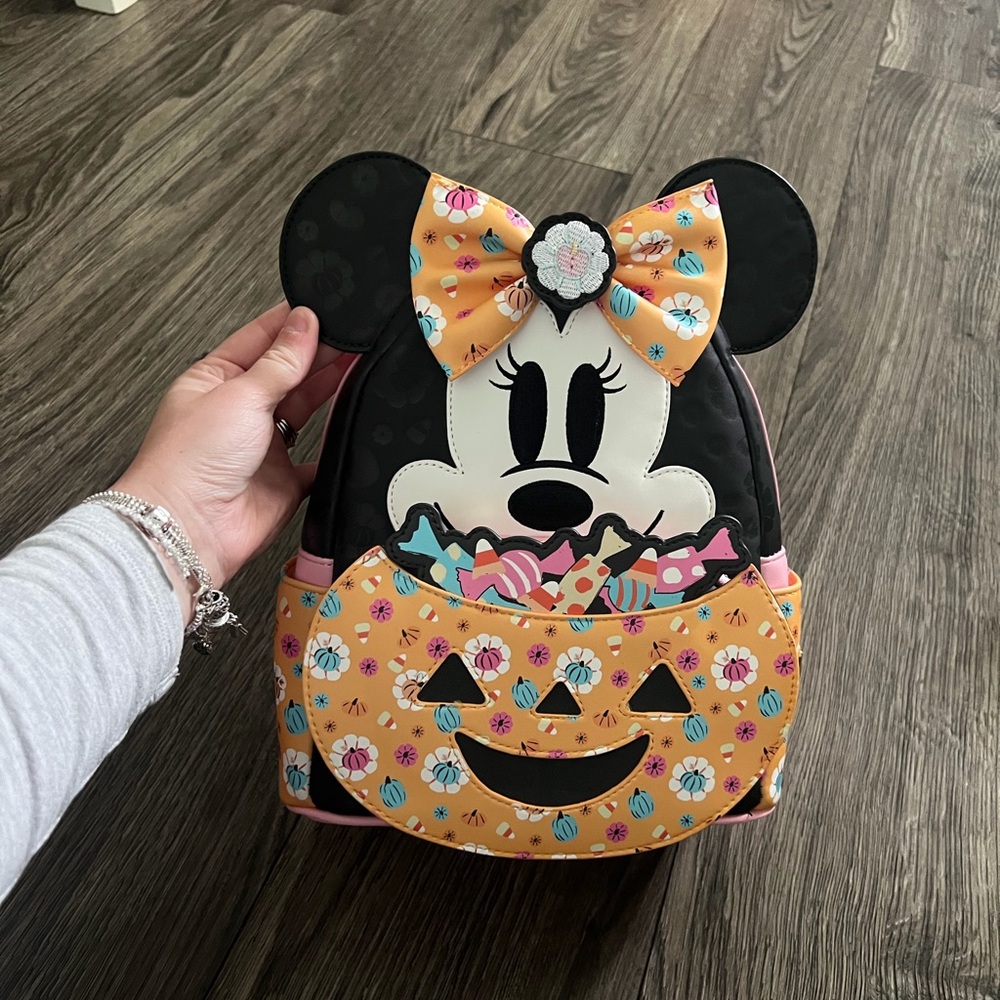 Minnie loungefly
